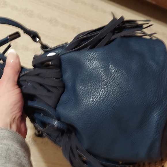SONDRA ROBERTS SQUARED Blue Fringe Faux Leather Crossbody Bucket Shoulder Bag - Picture 10 of 16